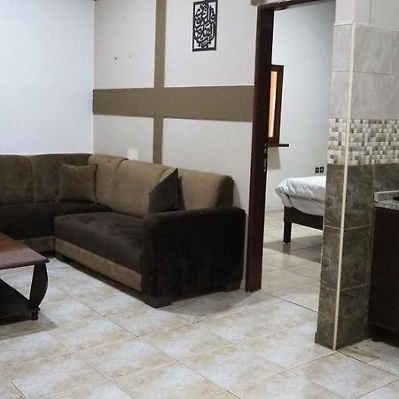 Al Fawanes Hotel Apartments Amman Buitenkant foto