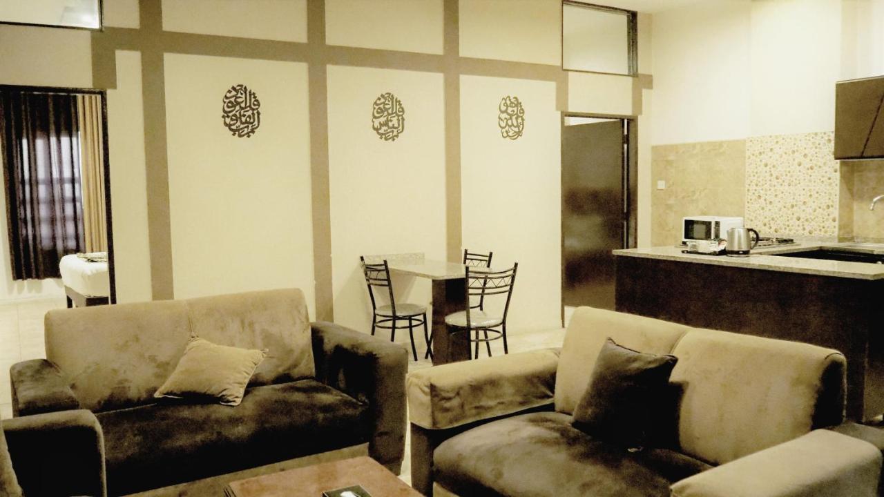 Al Fawanes Hotel Apartments Amman Buitenkant foto