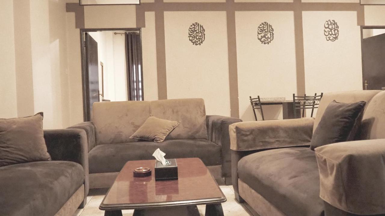 Al Fawanes Hotel Apartments Amman Buitenkant foto