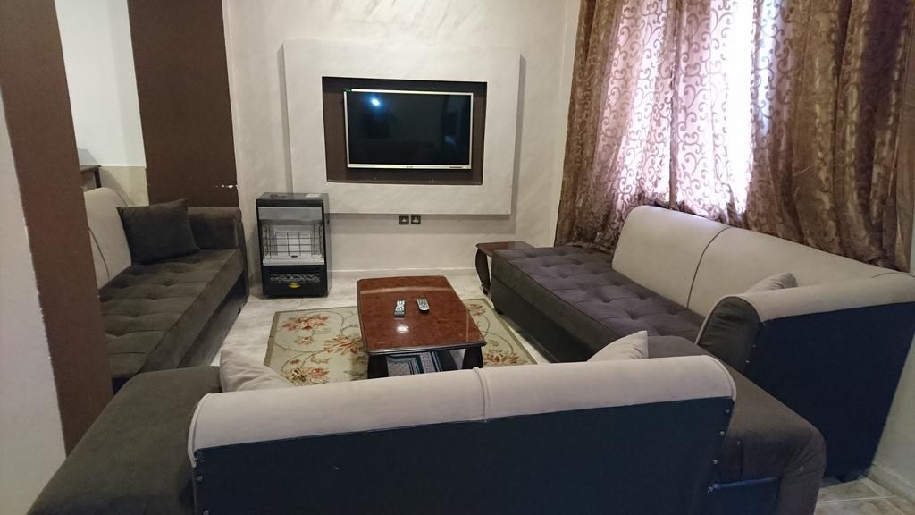 Al Fawanes Hotel Apartments Amman Buitenkant foto